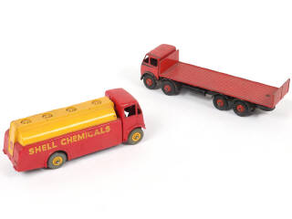 Lot 173 - DINKY TOYS (GB) (2)