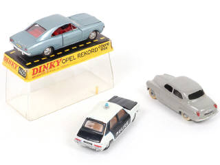 Lot 260 - DINKY TOYS (FRANCE) (3)