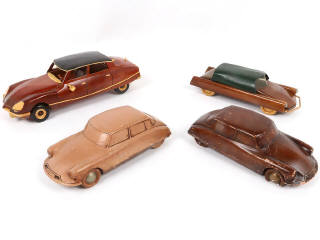 Lot 8 - DIVERS (4)