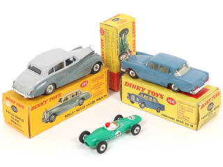 Lot 214 - DINKY TOYS (GB) (3)