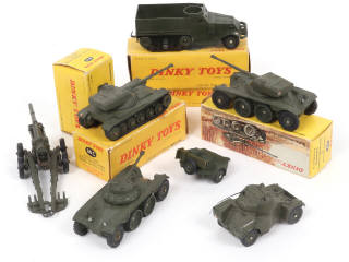Lot 262 - DINKY TOYS (FRANCE) (7)