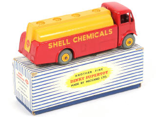 Lot 204 - DINKY TOYS (GB) (1)