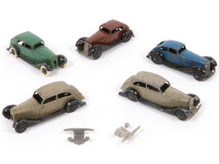 Lot 256 - DINKY TOYS (GB) (5)