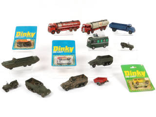 Lot 260 - DINKY TOYS (14)