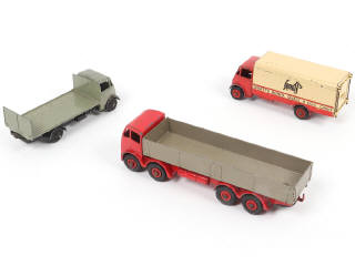 Lot 245 - DINKY TOYS (GB) (3)