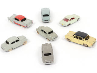 Lot 301 - DINKY TOYS (FRANCE) (7)