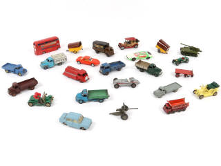 Lot 37 - DIVERS (24)