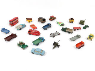 Lot 37 - DIVERS (24)