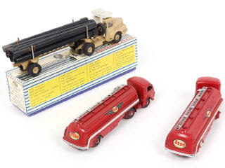 Lot 295 - DINKY TOYS (FRANCE) (3)