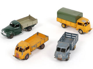 Lot 297 - DINKY TOYS (FRANCE) (4)