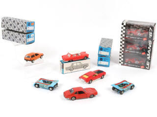 Lot 54 - DIVERS (12)