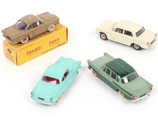Lot 296 - DINKY TOYS (FRANCE) (4)