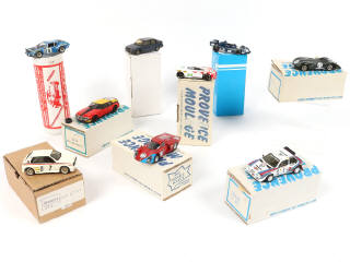 Lot 29 - DIVERS (9)