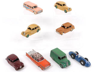 Lot 297 - DINKY TOYS (GB) (8)