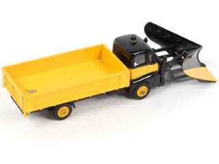 Lot 266 - DINKY TOYS (GB) (3)