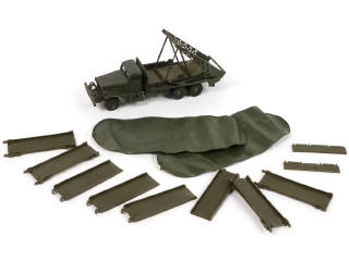 Lot 327 - DINKY TOYS (FRANCE) (3)