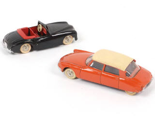 Lot 319 - DINKY TOYS (FRANCE) (2)