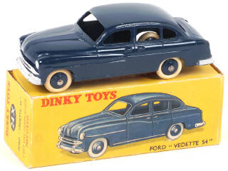 Lot 305 - DINKY TOYS (FRANCE) (1)