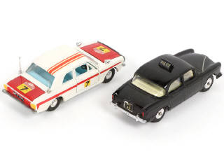 Lot 262 - DINKY TOYS (GB) (2)