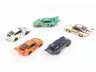 Lot 54 - DIVERS (5)