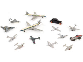 Lot 286 - DINKY TOYS (14)