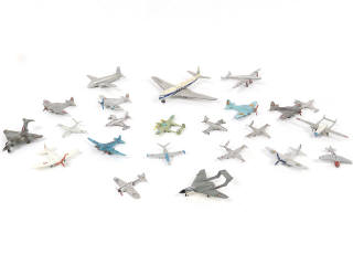 Lot 65 - DIVERS (23)