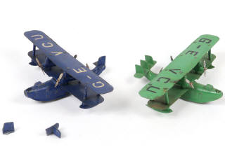 Lot 278 - DINKY TOYS (GB) (2)