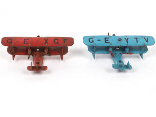 Lot 277 - DINKY TOYS (GB) (2)