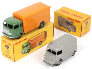 Lot 322 - DINKY TOYS (FRANCE) (2)