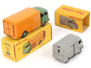 Lot 322 - DINKY TOYS (FRANCE) (2)