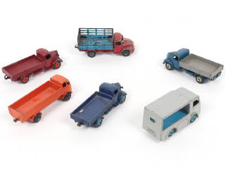 Lot 297 - DINKY TOYS (GB) (6)