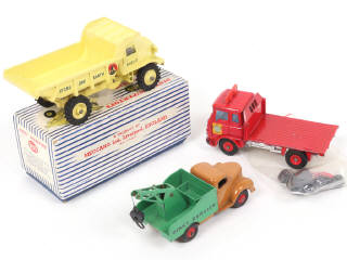 Lot 293 - DINKY TOYS (GB) (3)