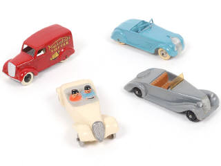 Lot 36 - DIVERS (4)