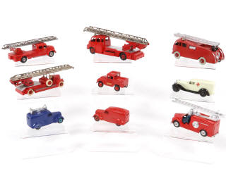Lot 66 - DIVERS (9)