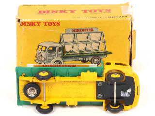 Lot 317 - DINKY TOYS (FRANCE) (1)