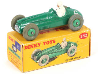 Lot 271 - DINKY TOYS (GB) (1)