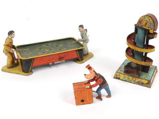 Lot 13 - DIVERS (3)