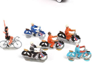 Lot 7 - DIVERS (57)