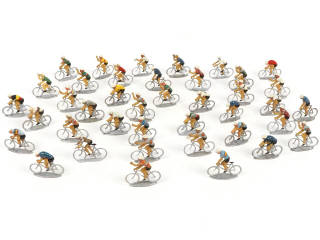 Lot 5 - DIVERS (40)