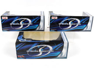 Lot 45 - MAISTO (CHINE) (3)