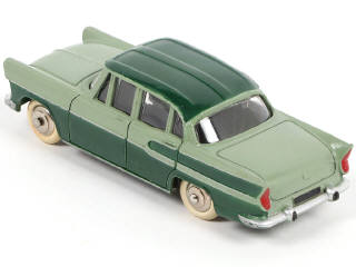 Lot 302 - DINKY TOYS (FRANCE) (1)