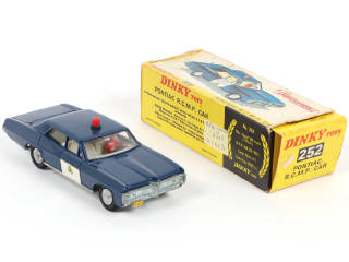 Lot 293 - DINKY TOYS (GB) (1)