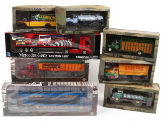 Lot 75 - DIVERS (8)