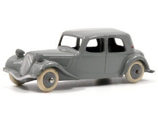 Lot 1332 - DINKY TOYS (FRANCE) (1)