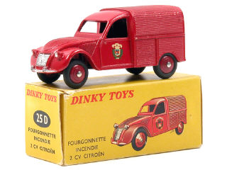 Lot 1530 - DINKY TOYS FRANCE (1)
