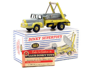 Lot 1554 - DINKY TOYS FRANCE (1)