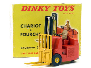 Lot 1578 - DINKY TOYS FRANCE (1)