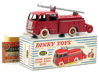 Lot 1534 - DINKY TOYS (FRANCE) (1)