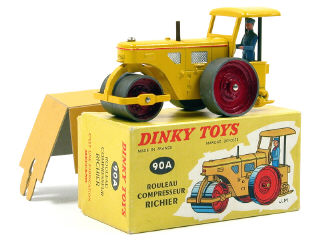 Lot 1562 - DINKY TOYS FRANCE (1)