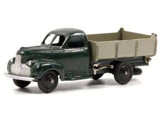 Lot 1477 - DINKY TOYS FRANCE (1)